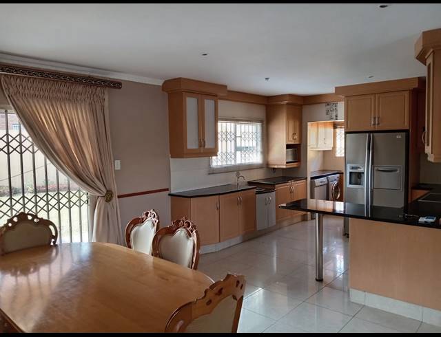 4 BEDROOM HOUSE FOR SALE IN SOMERSET PARK